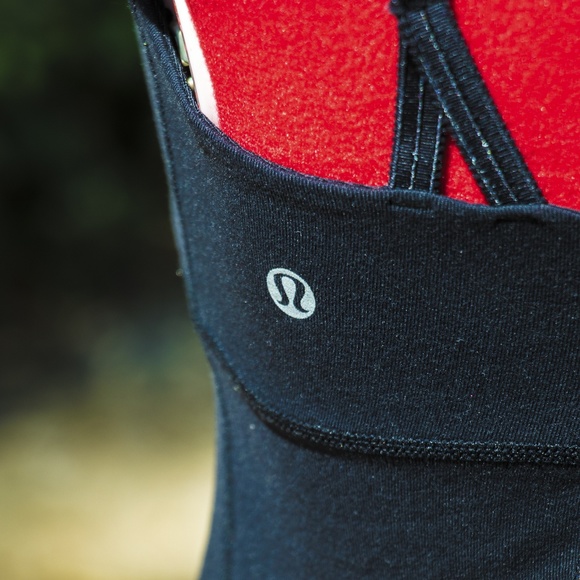 Lululemon top w/ built in bra - Picture 5 of 6